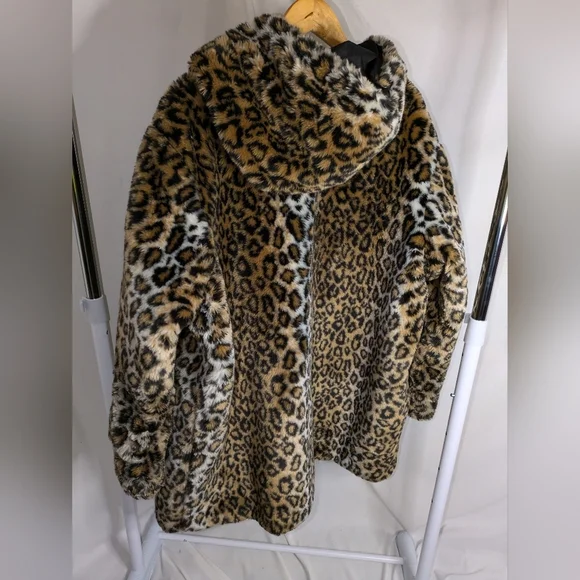 Plus Size Reversible Coat | Animal Print Teddy & Black Parka - Picture 5 of 6